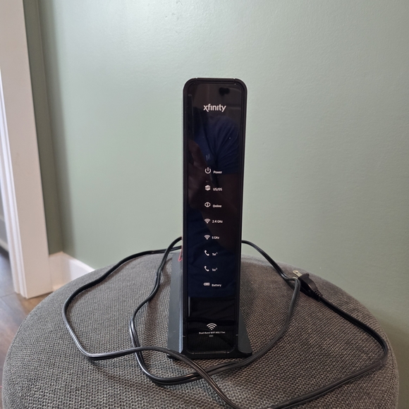 Xfinity Black Wi-Fi Router - Picture 1 of 8